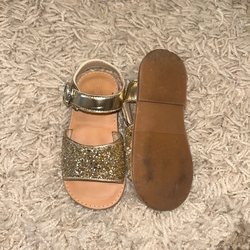 Toddler girls gold sparkly sandal size 7